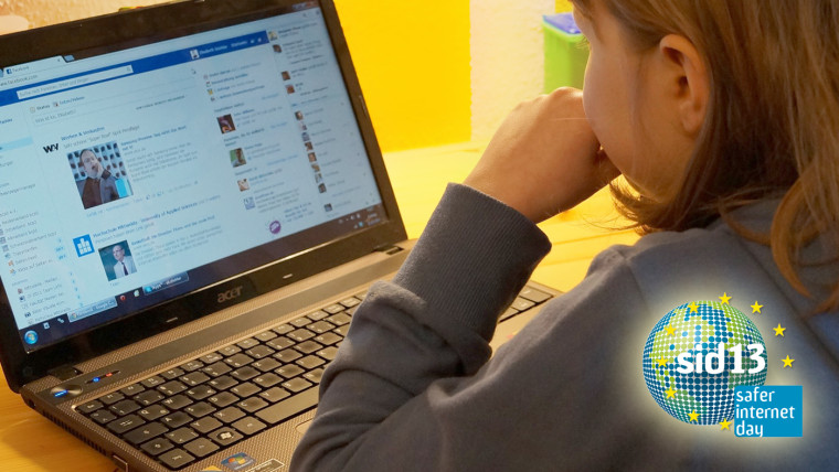 Kinder melden sich immer früher bei sozialen Netzwerken an ohne sich der Gefahren bewusst zu sein.