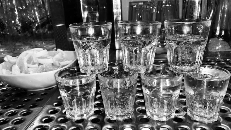 Barkeeper, Technoclub, keine Grenzen