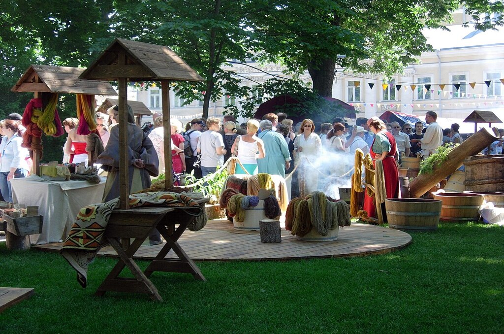 Buden auf dem finnischen Turku Mittelaltermarkt.