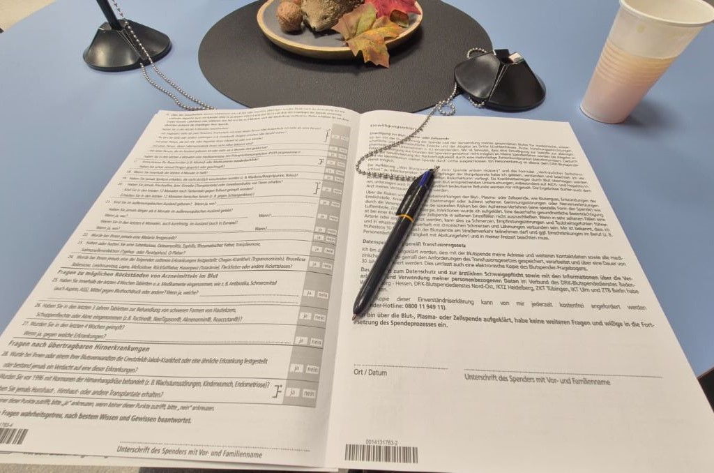 Zettel mit Fragen zum Ankreuzen